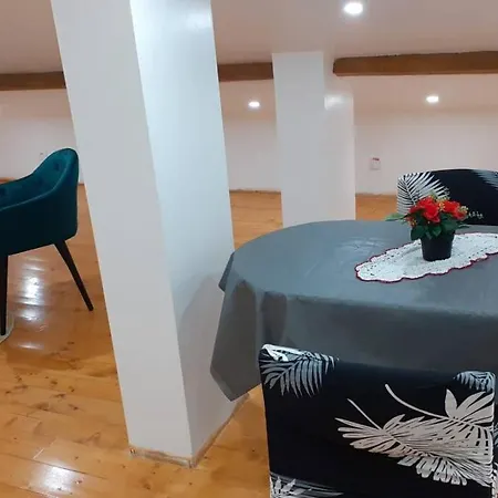 La Joie Dans Quartier Chic Lägenhet *