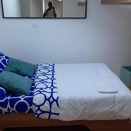 La Joie Dans Quartier Chic *